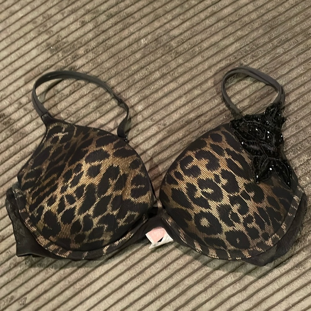 94. Victoria secret bra